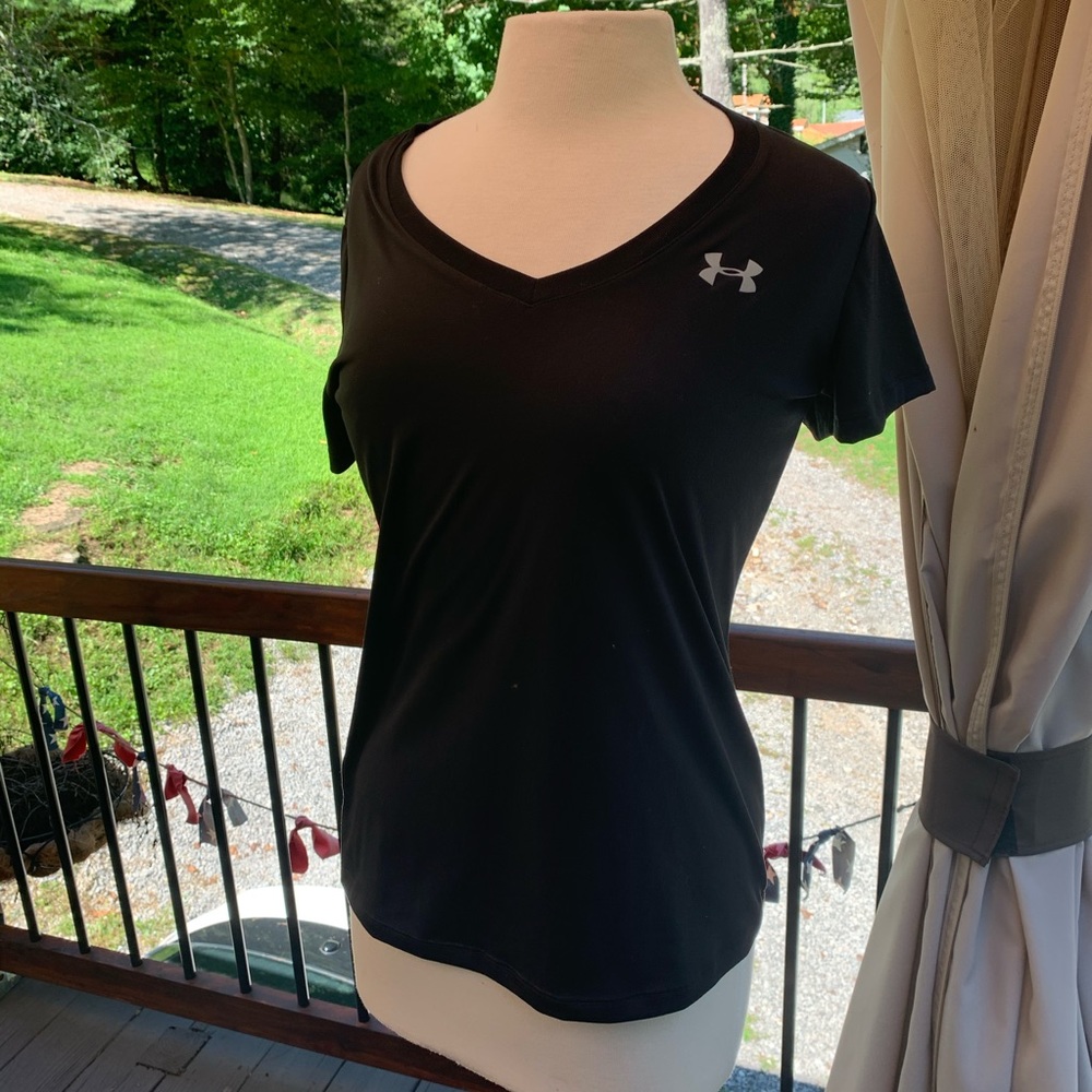 🖤 Under Armour Hear Gear Small NWT 🖤